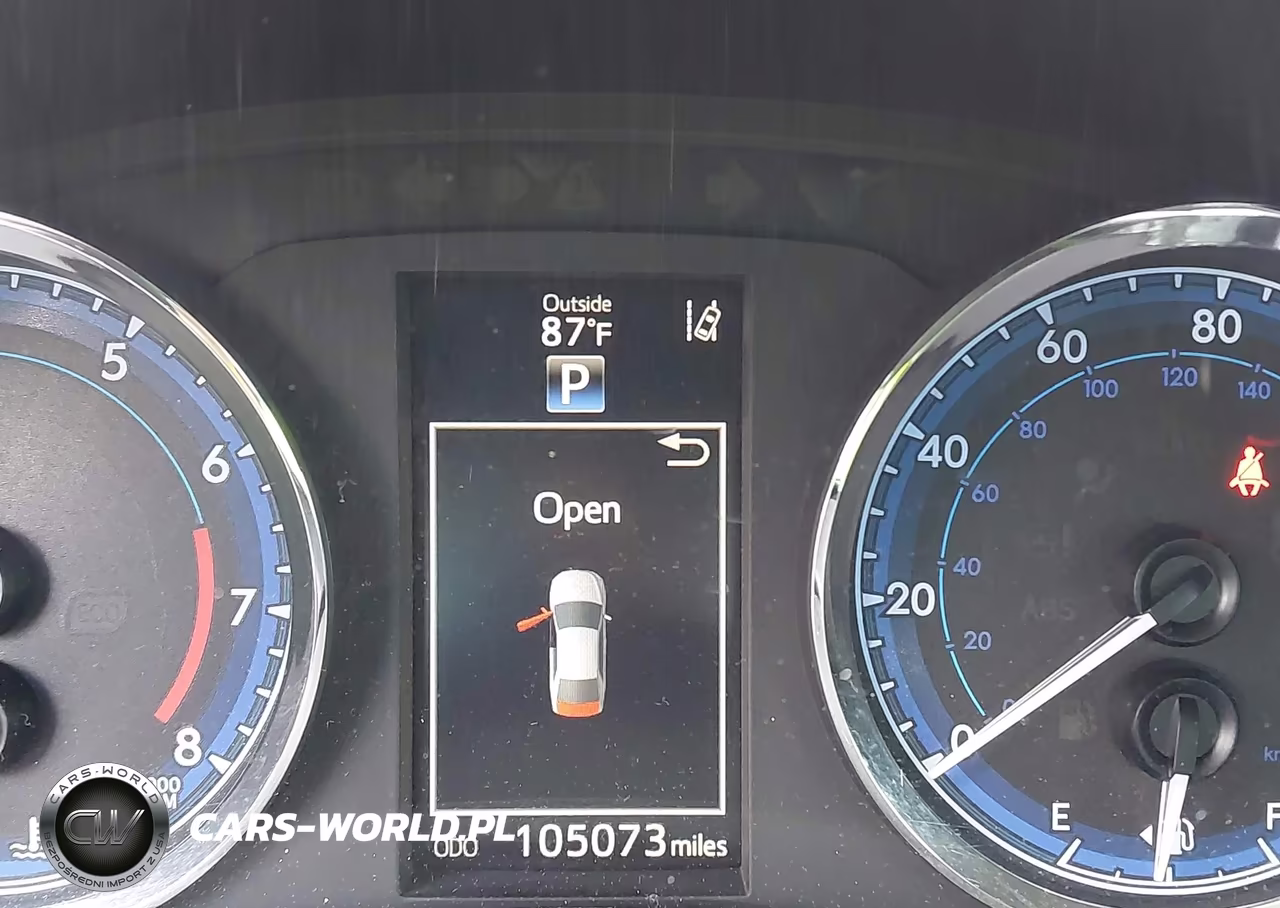 2018 Toyota Corolla Se VIN:5YFBURHE9JP791816 - 15