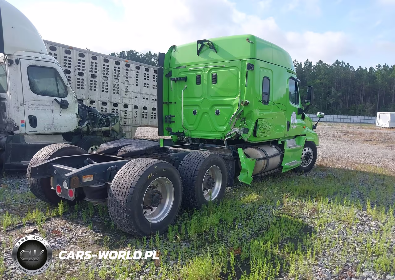 2016 Freightliner Cascadia 125 VIN:3AKJGLD55GSFN3792 - 4