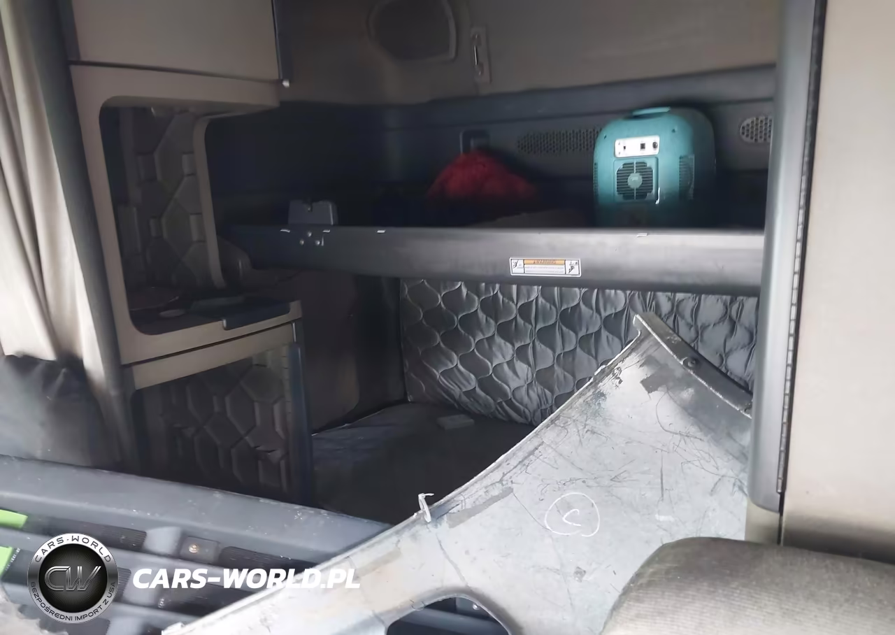 2016 Freightliner Cascadia 125 VIN:3AKJGLD55GSFN3792 - 6