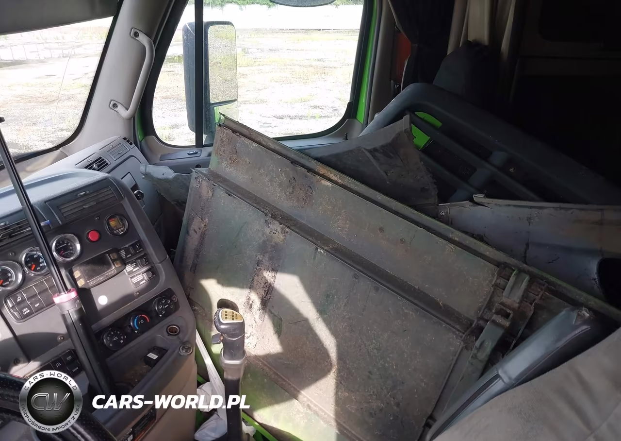 2016 Freightliner Cascadia 125 VIN:3AKJGLD55GSFN3792 - 7