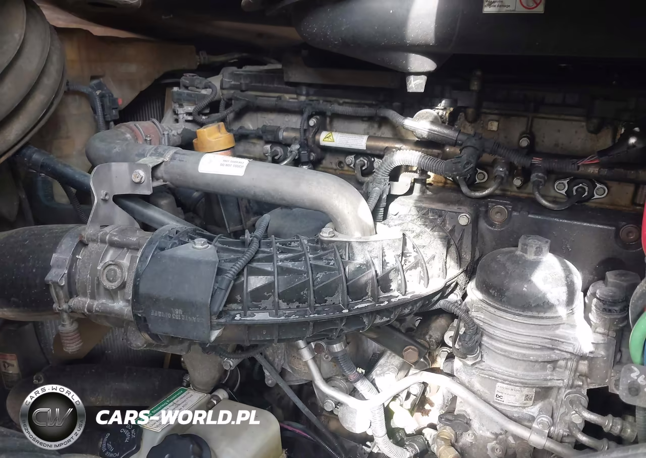 2016 Freightliner Cascadia 125 VIN:3AKJGLD55GSFN3792 - 9