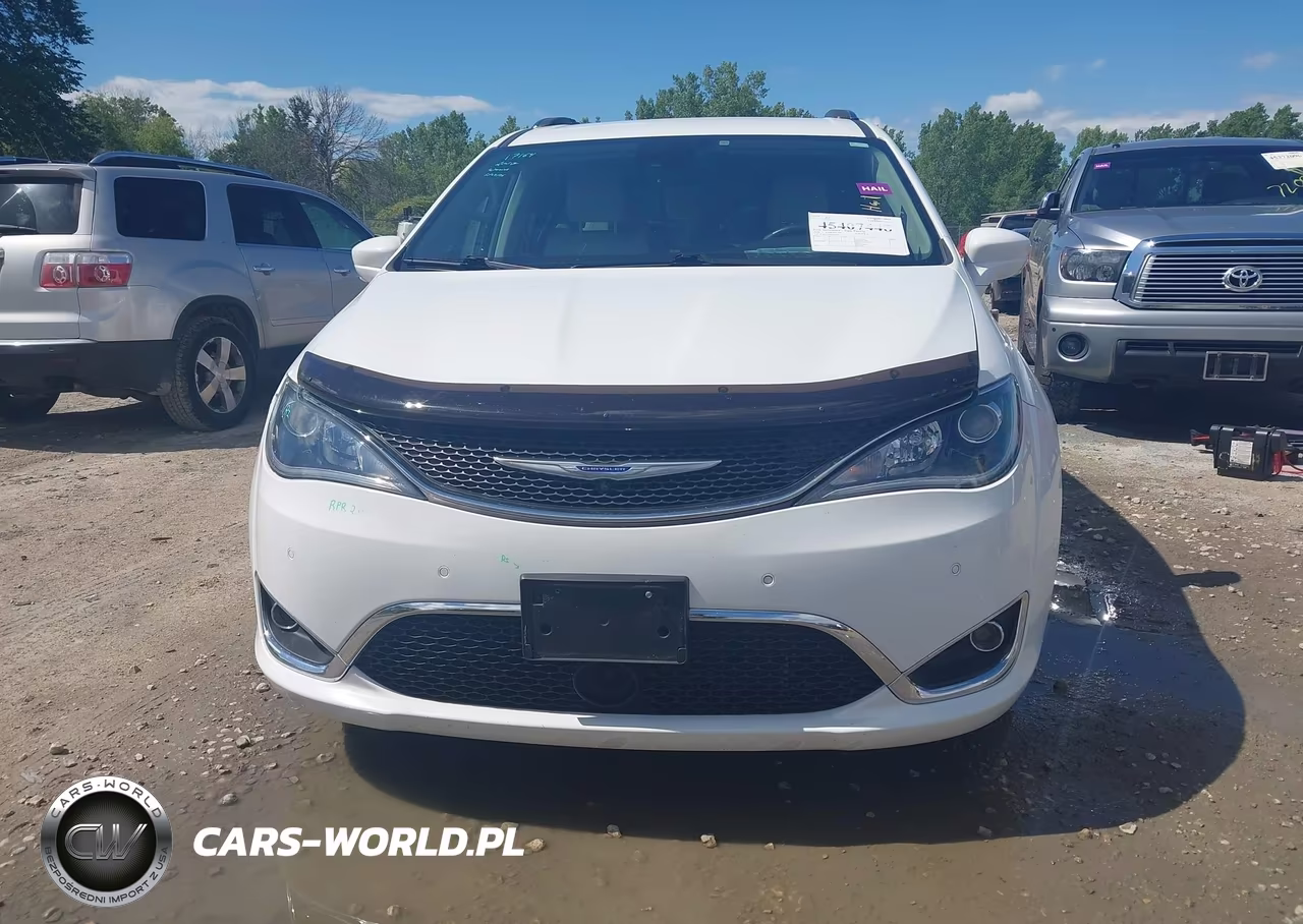2018 Chrysler Pacifica Touring L Plus VIN:2C4RC1EG5JR338611 - 12