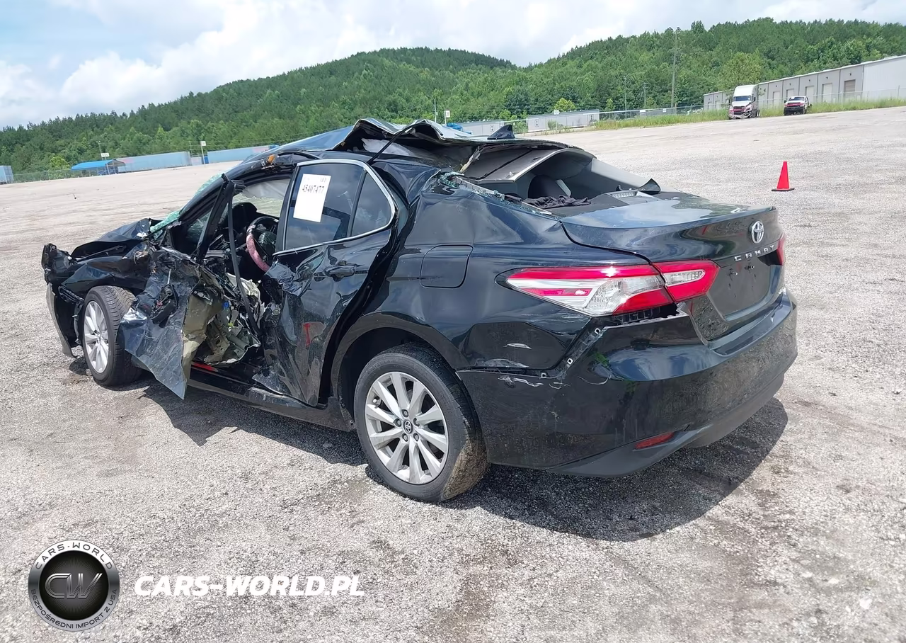 2020 Toyota Camry Le VIN:4T1C11AK1LU903802 - 3