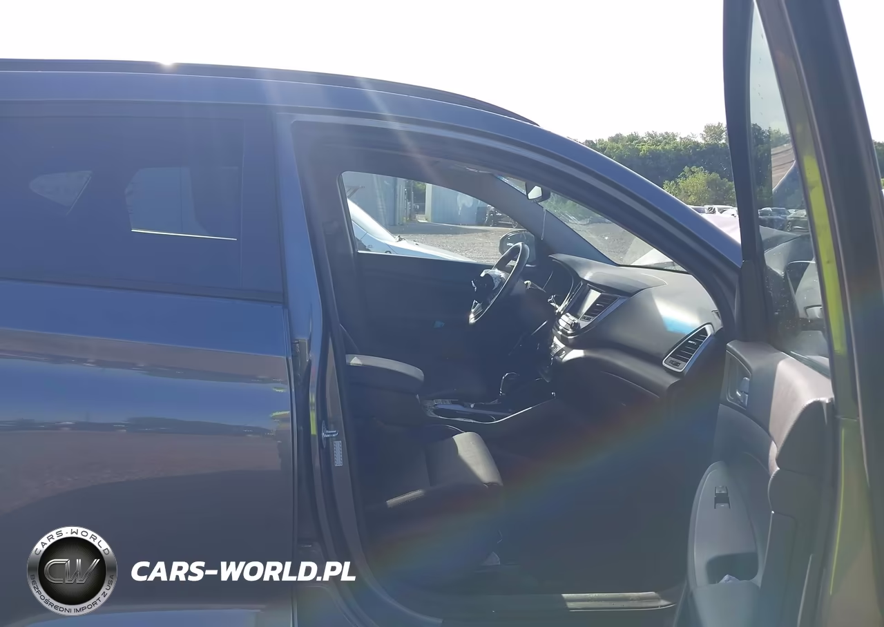 2018 Hyundai Tucson Value VIN:KM8J3CA24JU754750 - 5