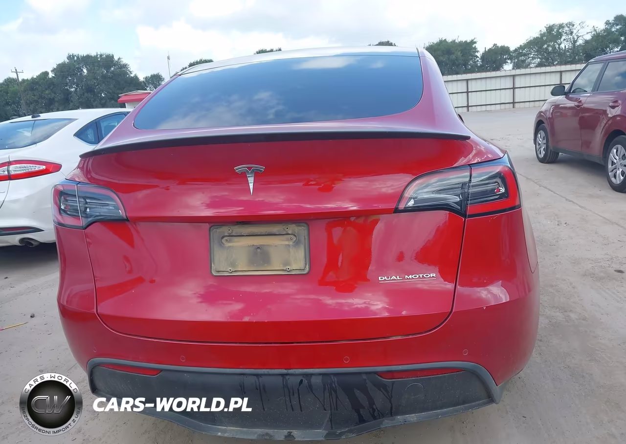2020 Tesla Model Y VIN:5YJYGDEF9LF039680 - 17