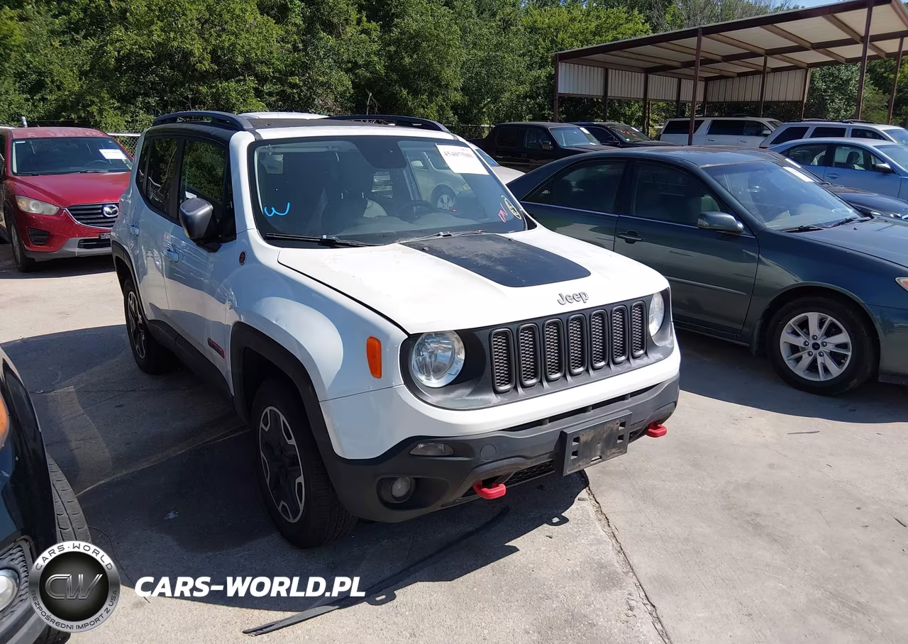 2015 Jeep Renegade Trailhawk – zdjęcie 1 z 16