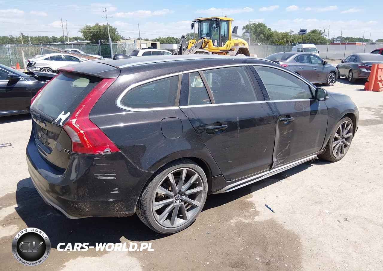 2015 Volvo V60 T5 Premier VIN:YV140MEBXF1187506 - 4