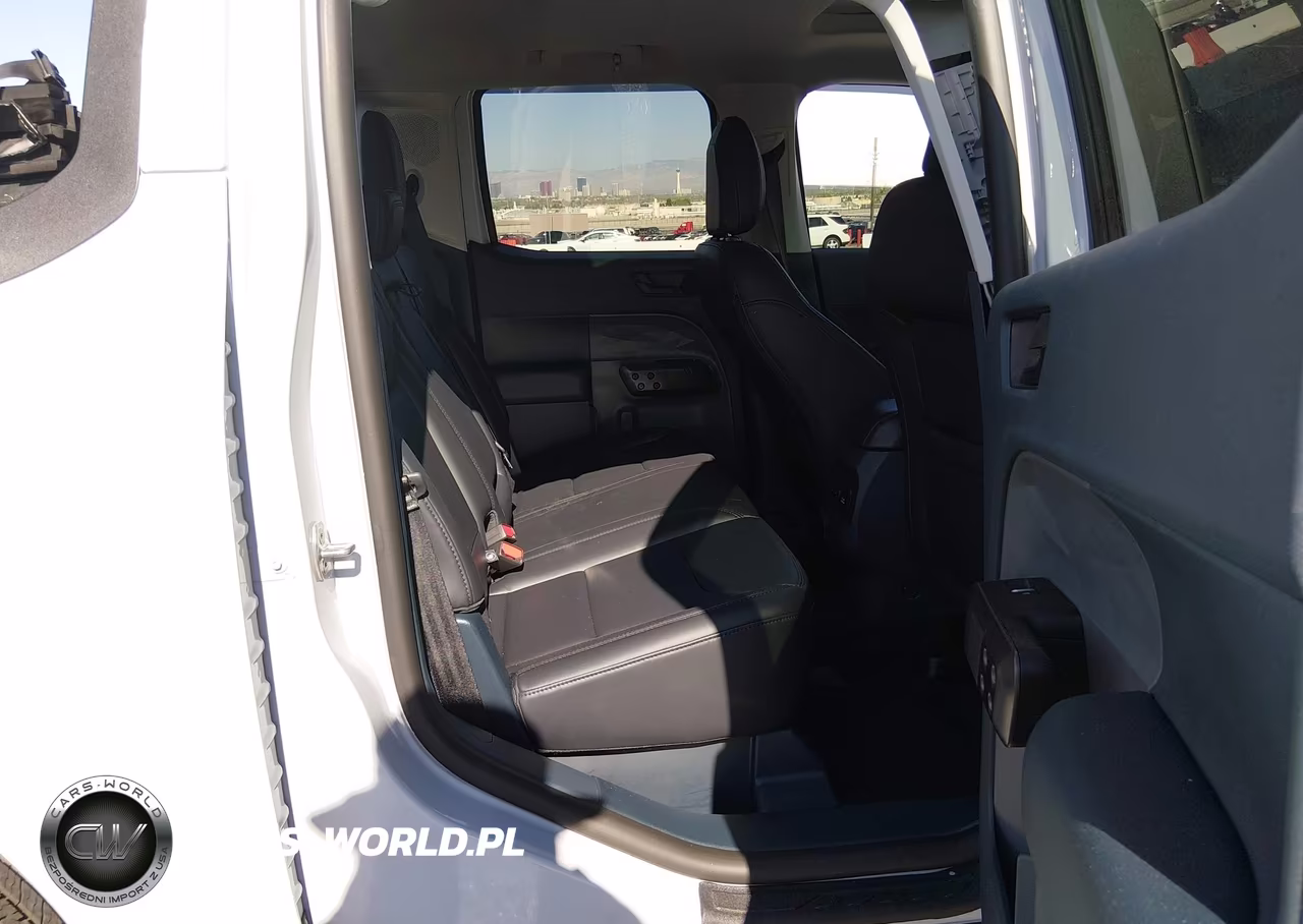 2025 Ford Maverick Lariat VIN:3FTTW8S36SRA83616 - 8
