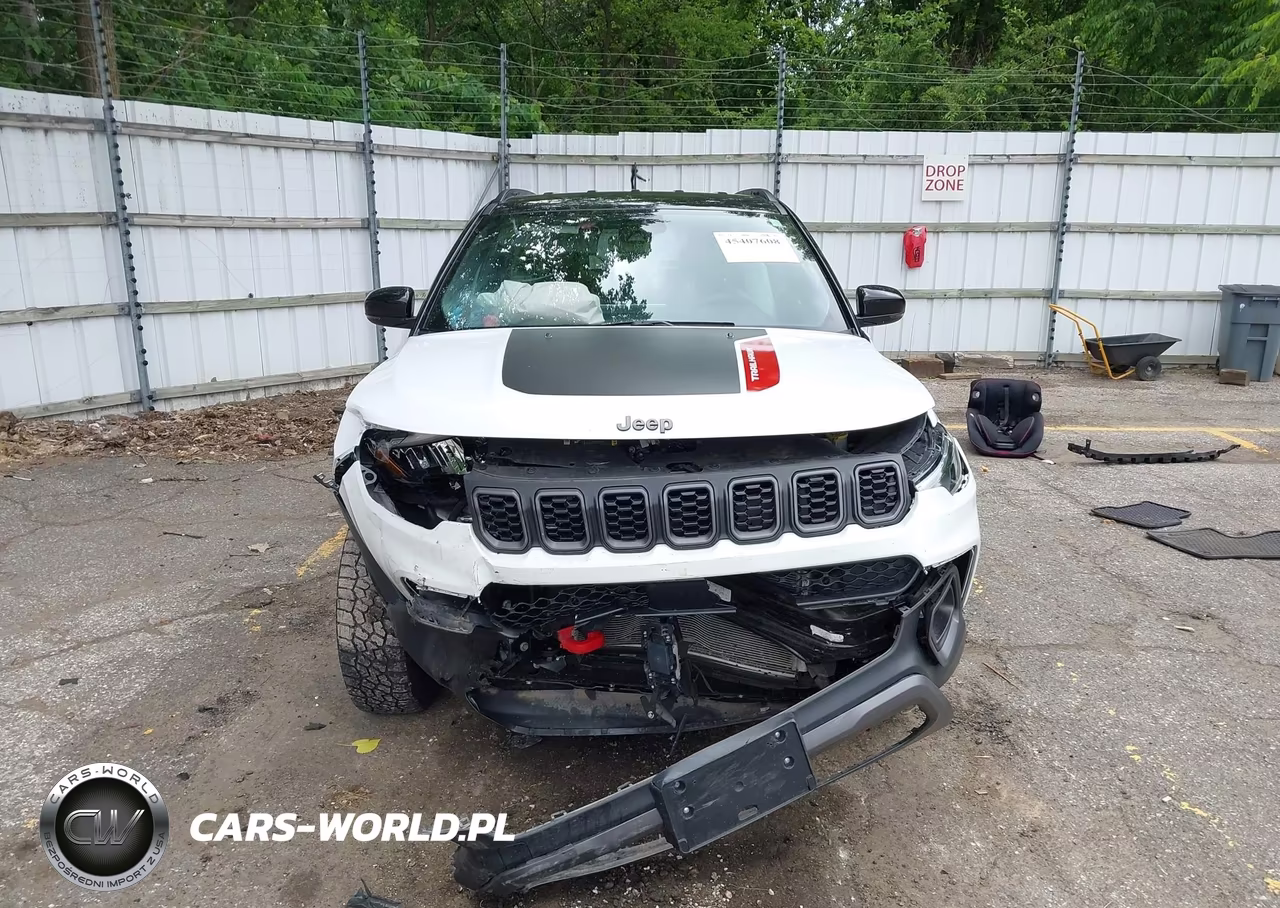 2025 Jeep Compass Trailhawk 4X4 VIN:3C4NJDDN1ST524604 - 12