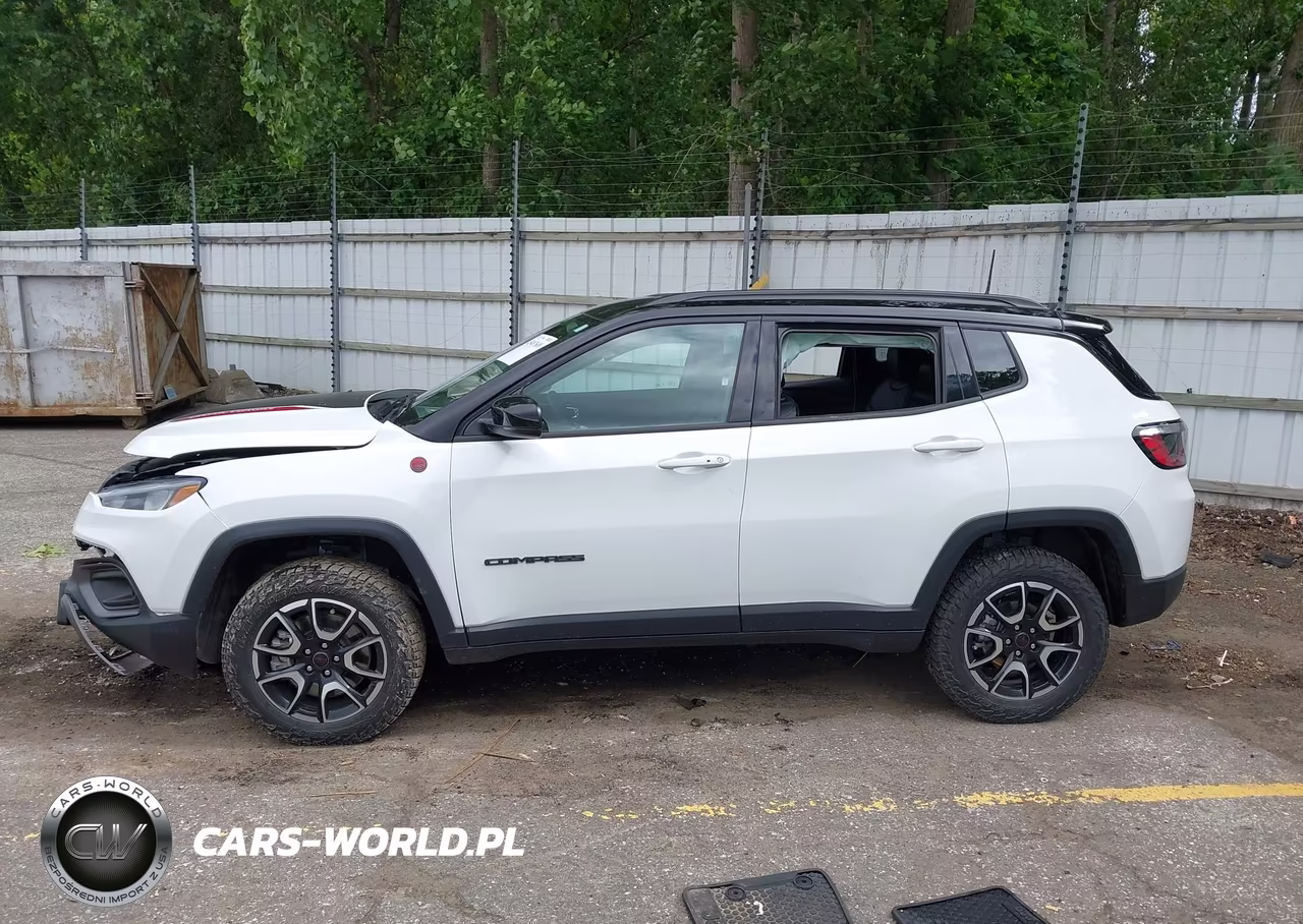 2025 Jeep Compass Trailhawk 4X4 VIN:3C4NJDDN1ST524604 - 14