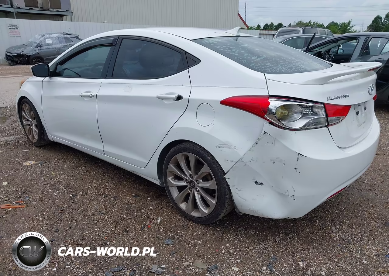 2013 Hyundai Elantra Gls VIN:5NPDH4AE7DH411917 - 3