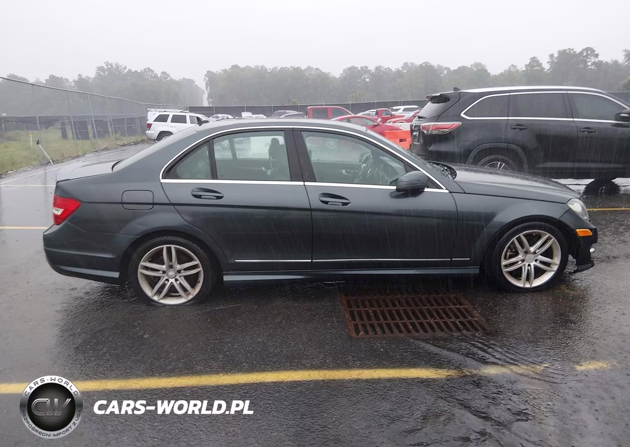 2013 Mercedes-Benz C 300 Sport 4Matic VIN:WDDGF8AB3DR264316 - 13