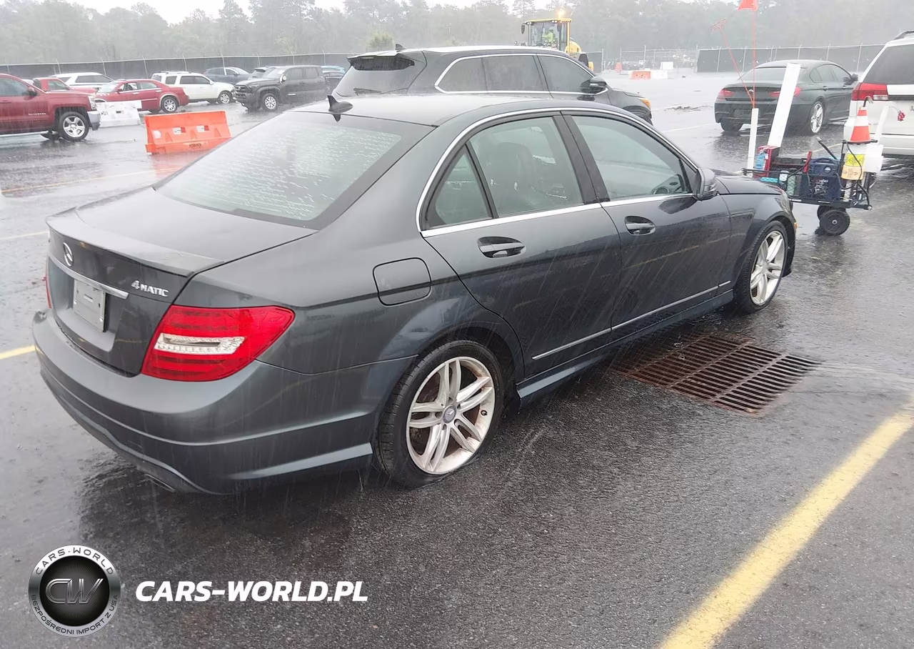 2013 Mercedes-Benz C 300 Sport 4Matic VIN:WDDGF8AB3DR264316 - 4