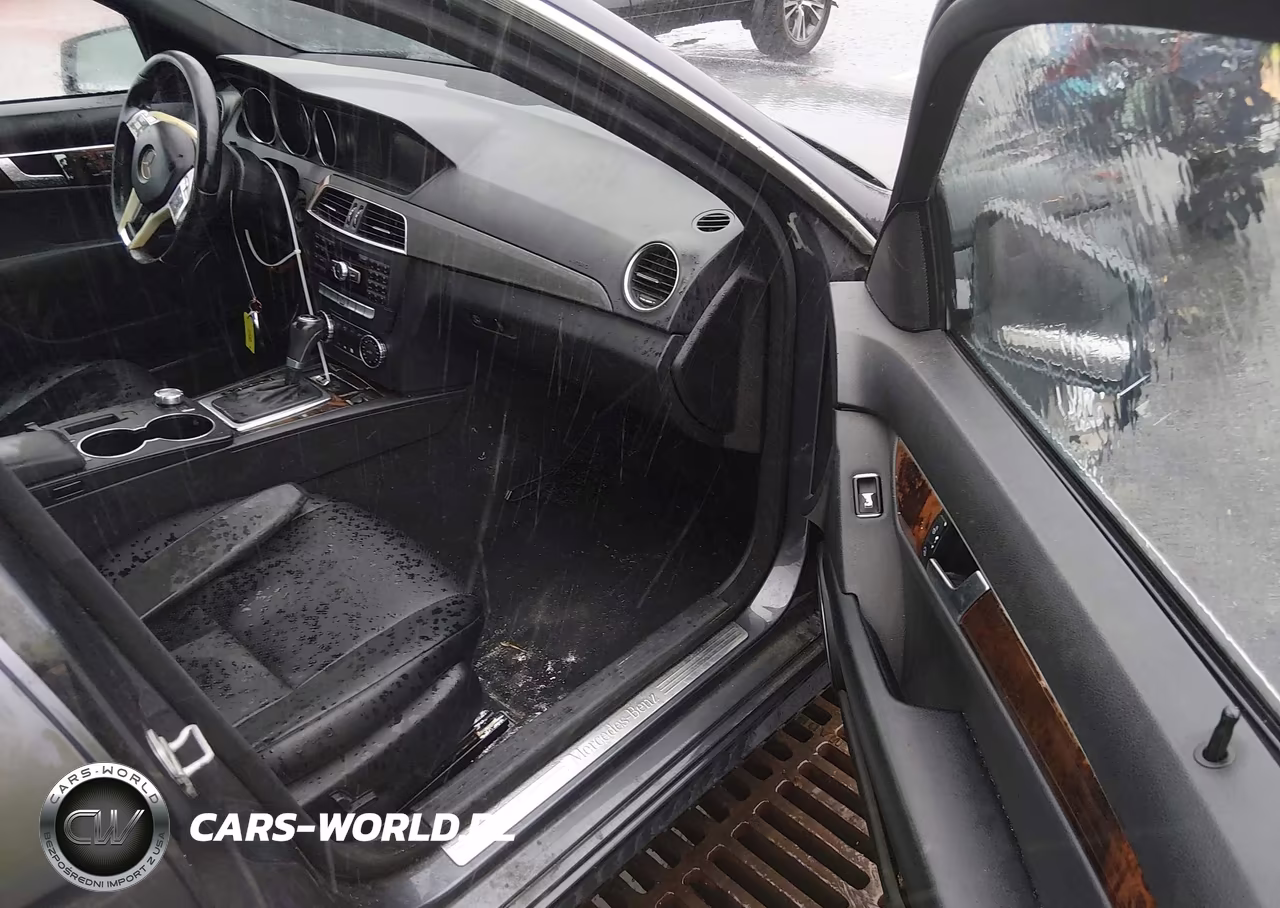 2013 Mercedes-Benz C 300 Sport 4Matic VIN:WDDGF8AB3DR264316 - 5