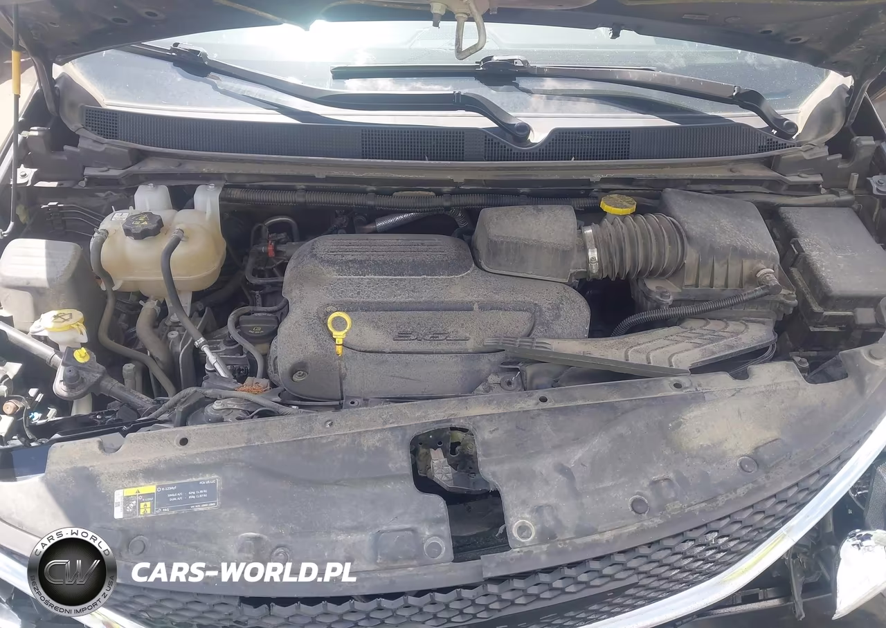 2020 Chrysler Pacifica Touring VIN:2C4RC1FG4LR143360 - 10