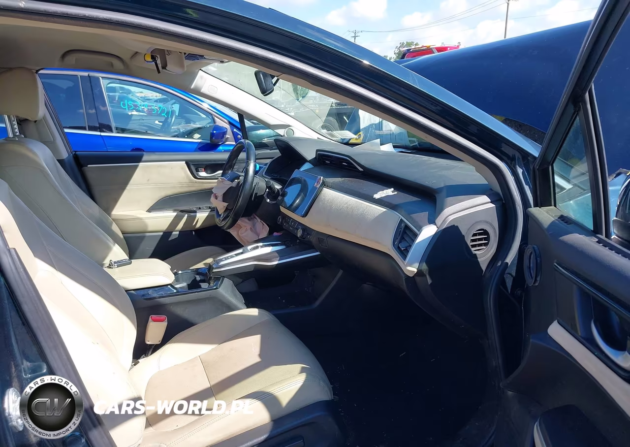 2018 Honda Clarity Plug-In Hybrid Touring VIN:JHMZC5F39JC023594 - 5