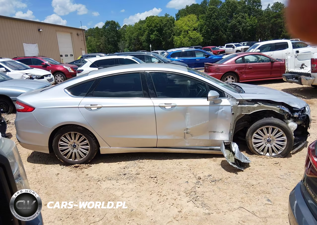 2015 Ford Fusion Hybrid Se VIN:3FA6P0LU7FR211604 - 13