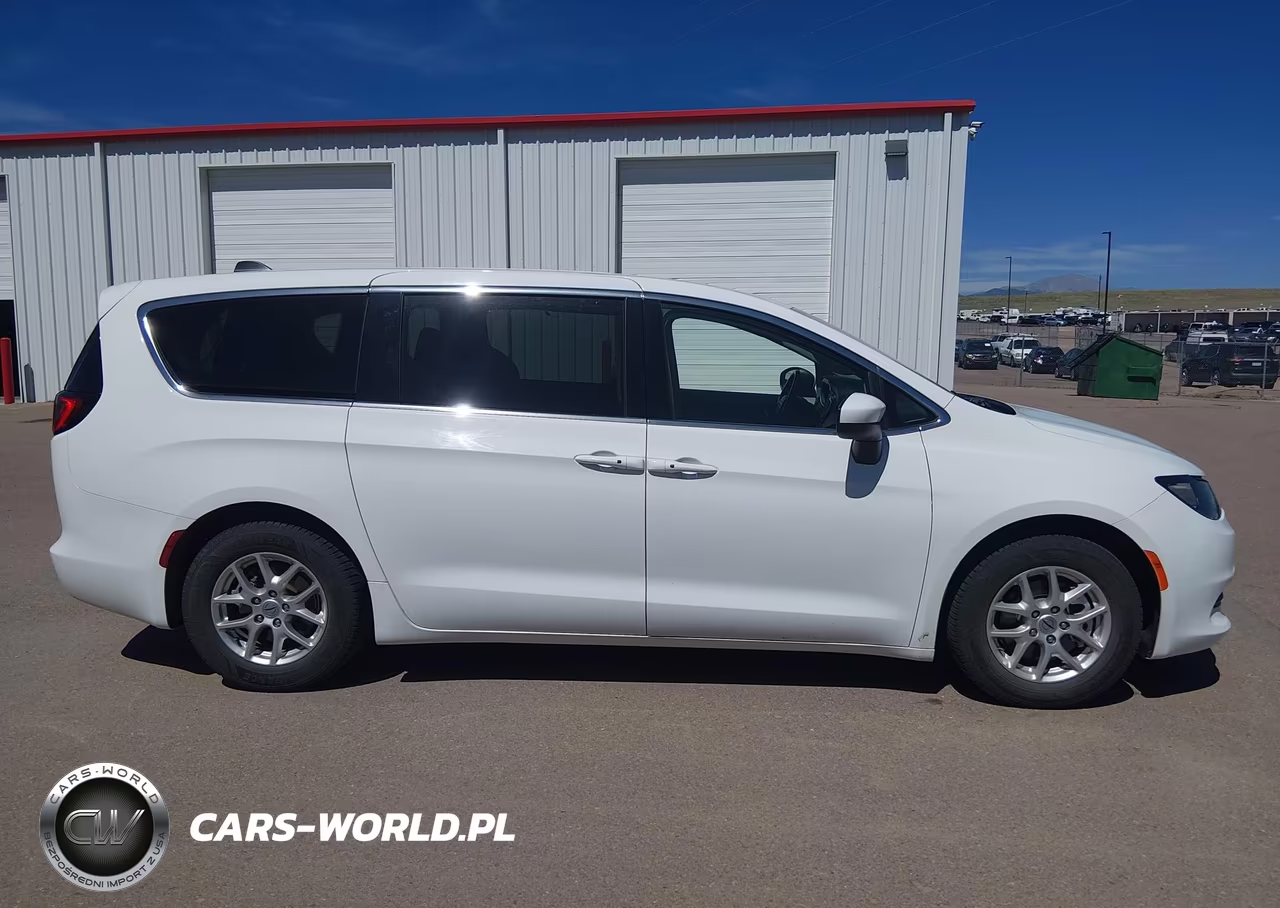 2022 Chrysler Voyager Lx VIN:2C4RC1CG2NR127830 - 17