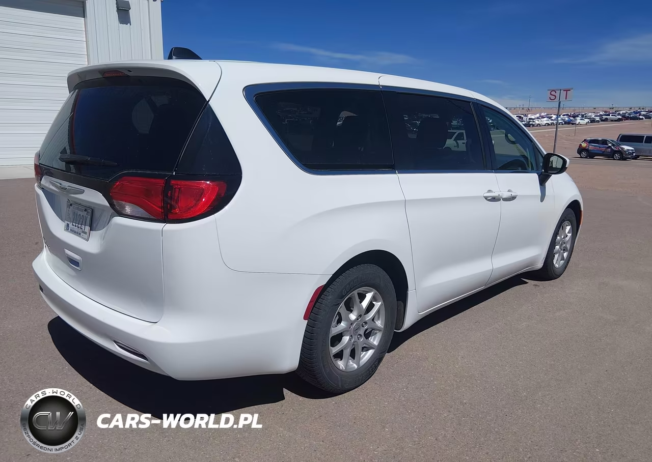 2022 Chrysler Voyager Lx VIN:2C4RC1CG2NR127830 - 4