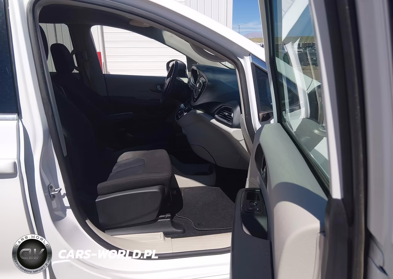 2022 Chrysler Voyager Lx VIN:2C4RC1CG2NR127830 - 5