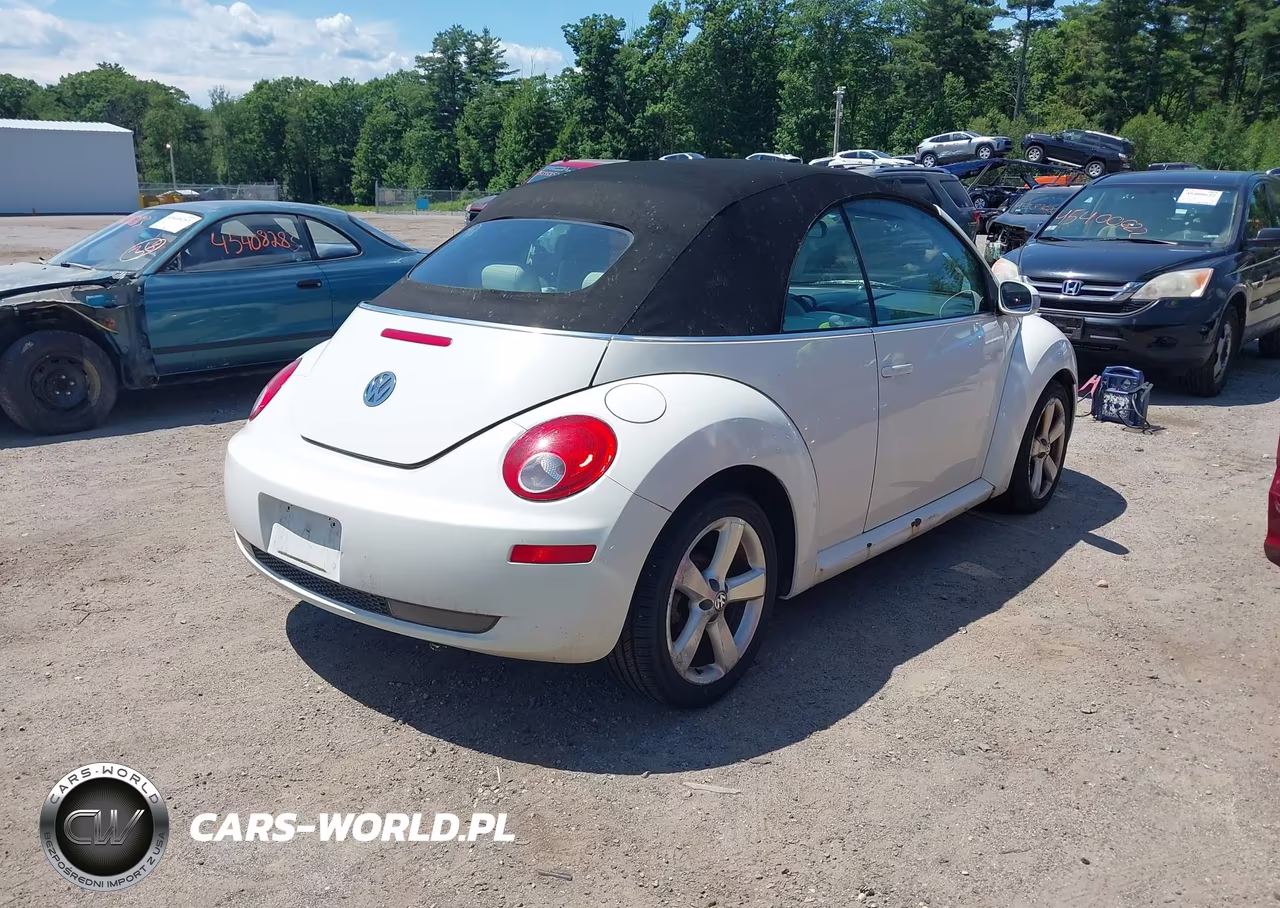 2007 Volkswagen New Beetle Triple White VIN:3VWFG31Y97M422493 - 4