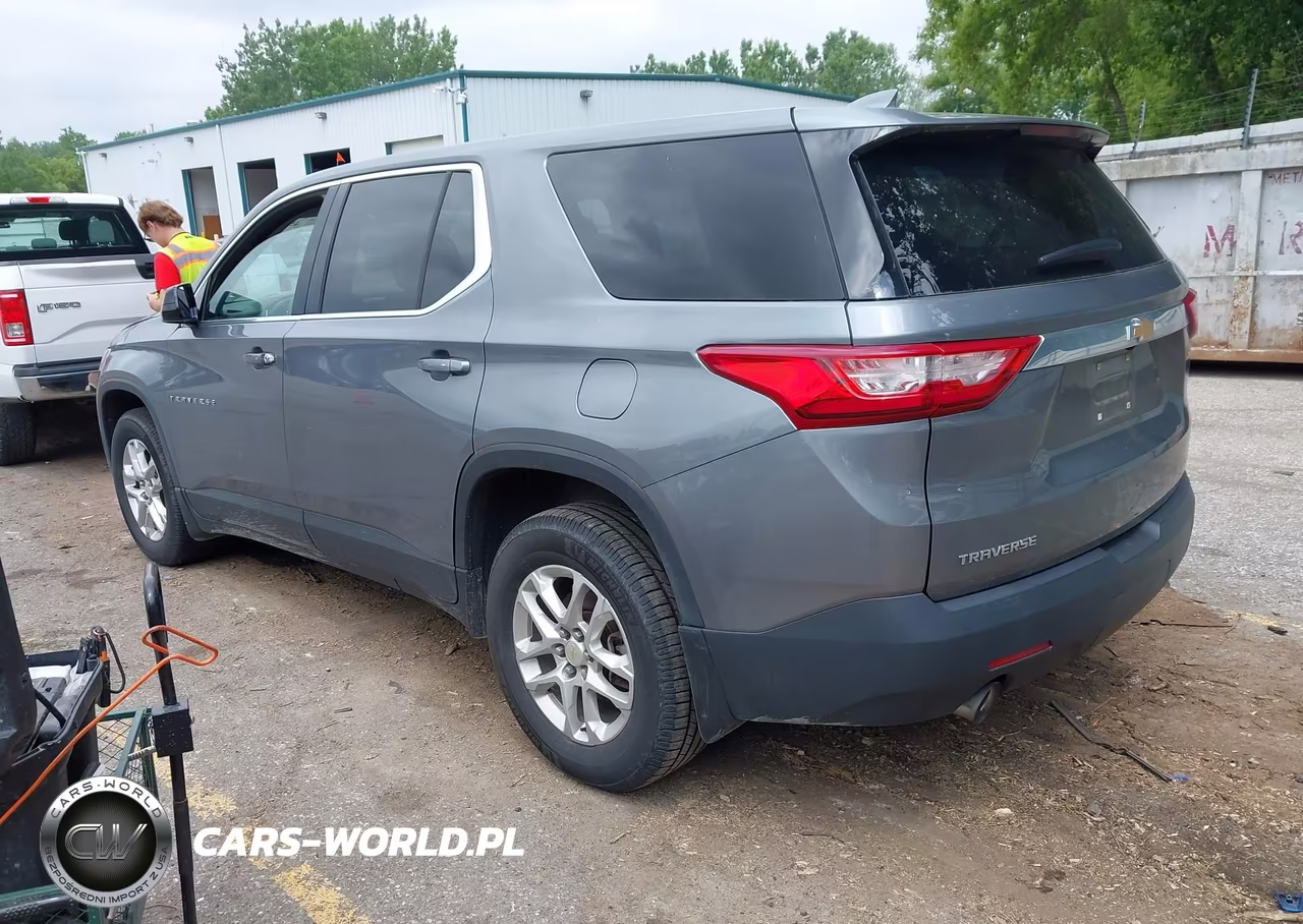 2018 Chevrolet Traverse Ls VIN:1GNERFKW0JJ230219 - 3