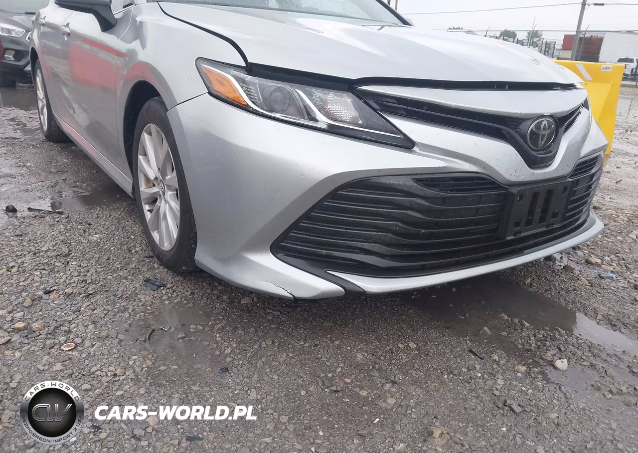 2018 Toyota Camry Le VIN:4T1B11HK9JU074976 - 6
