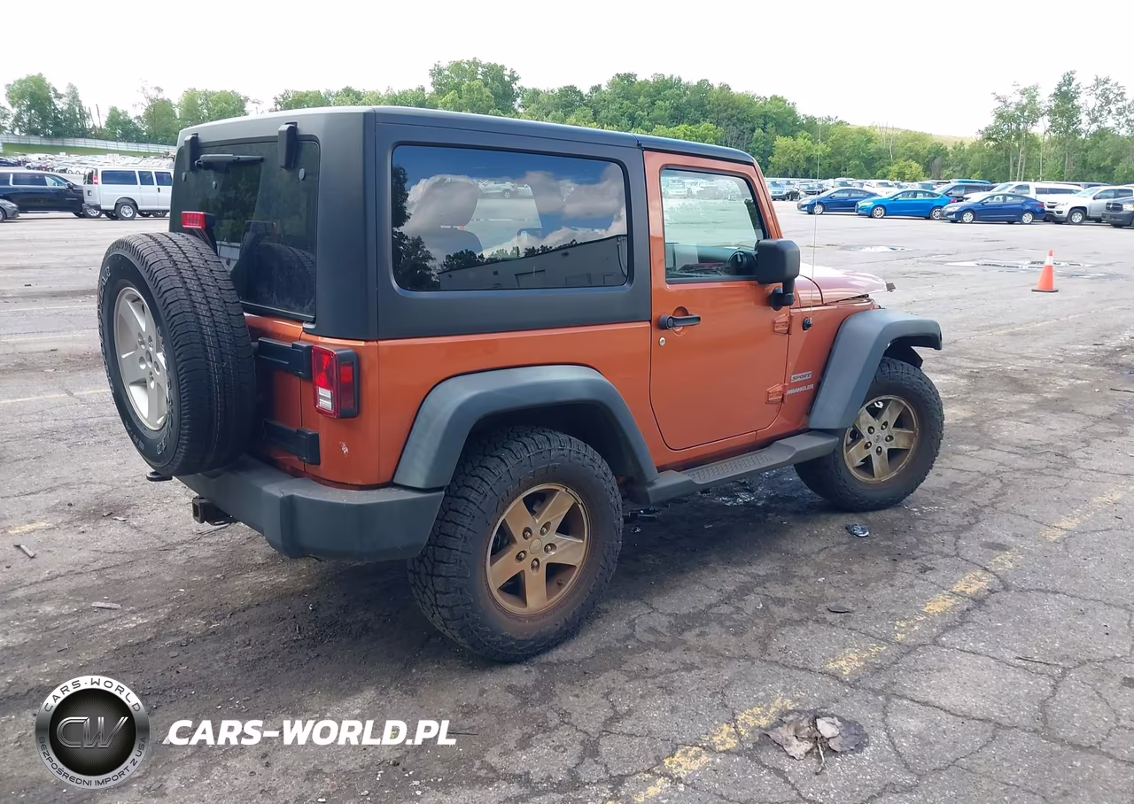 2011 Jeep Wrangler Sport VIN:1J4AA2D11BL513978 - 4