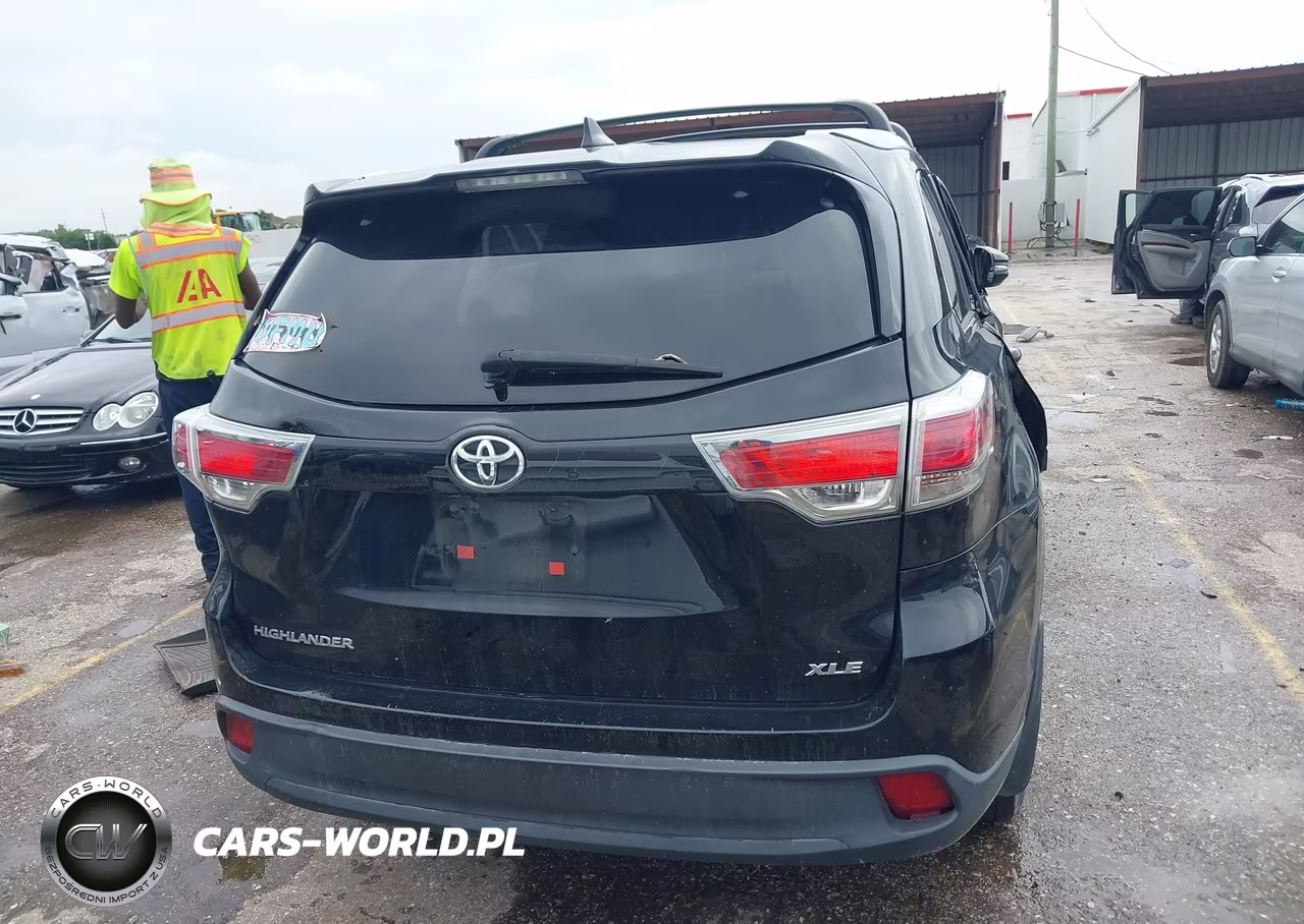 2015 Toyota Highlander Xle V6 VIN:5TDKKRFH3FS111362 - 16