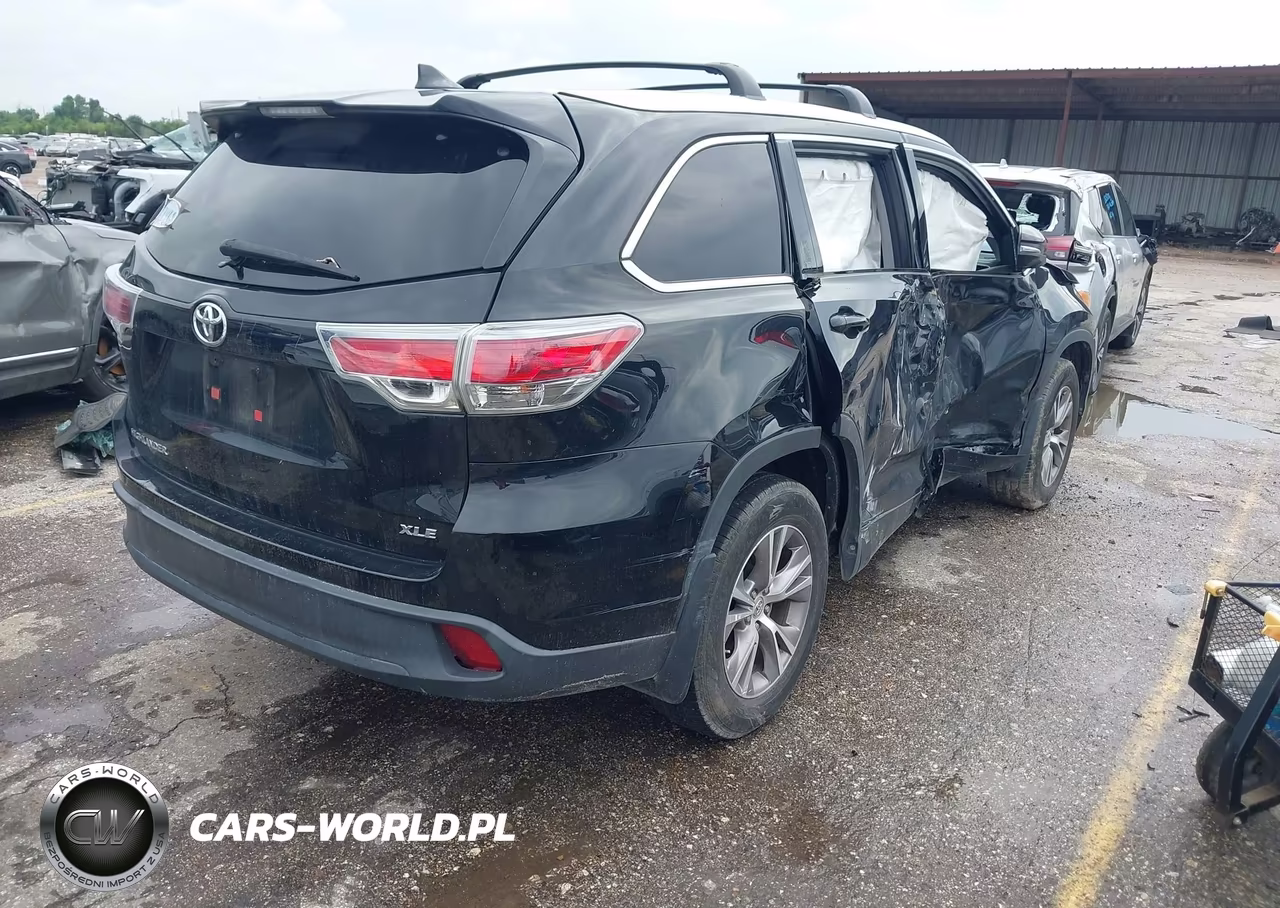2015 Toyota Highlander Xle V6 VIN:5TDKKRFH3FS111362 - 4