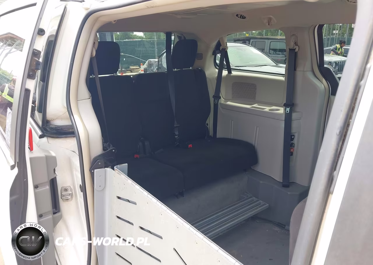 2012 Dodge Grand Caravan Crew VIN:2C4RDGDG2CR166879 - 8