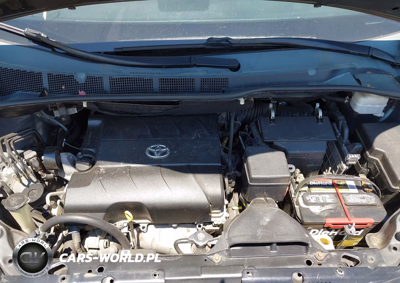 2011 Toyota Sienna Le V6 VIN:5TDKK3DC6BS037272 - 10