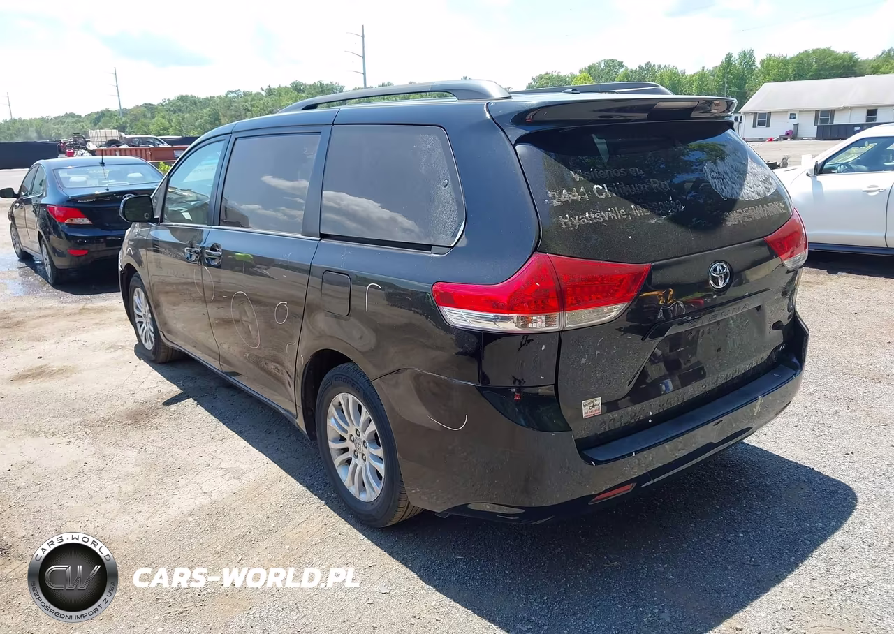 2011 Toyota Sienna Le V6 VIN:5TDKK3DC6BS037272 - 3