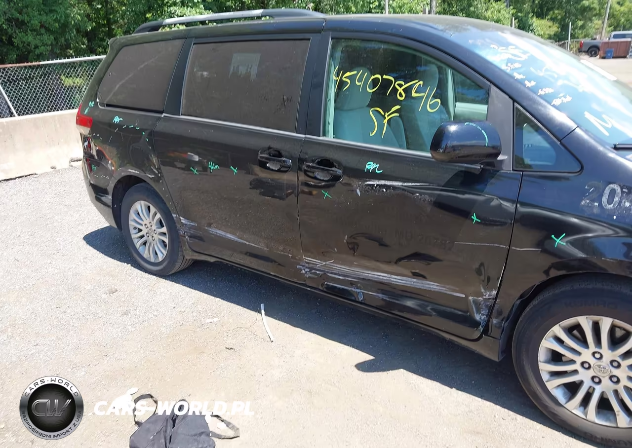 2011 Toyota Sienna Le V6 VIN:5TDKK3DC6BS037272 - 6