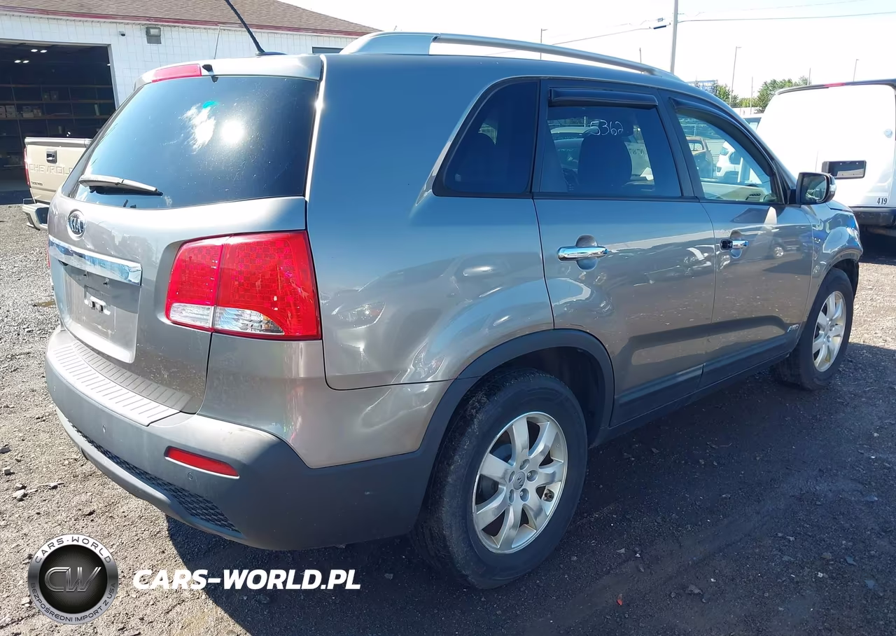 2012 Kia Sorento Lx VIN:5XYKTCA61CG225580 - 4