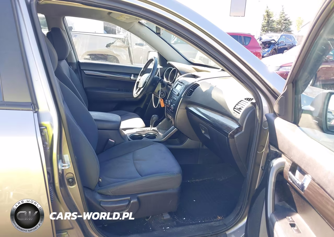 2012 Kia Sorento Lx VIN:5XYKTCA61CG225580 - 5