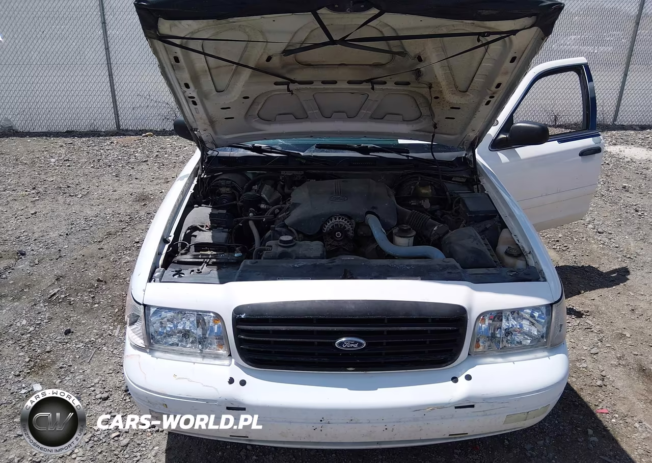 2000 Ford Crown Victoria Police Interceptor VIN:2FAFP71W4YX136474 - 10
