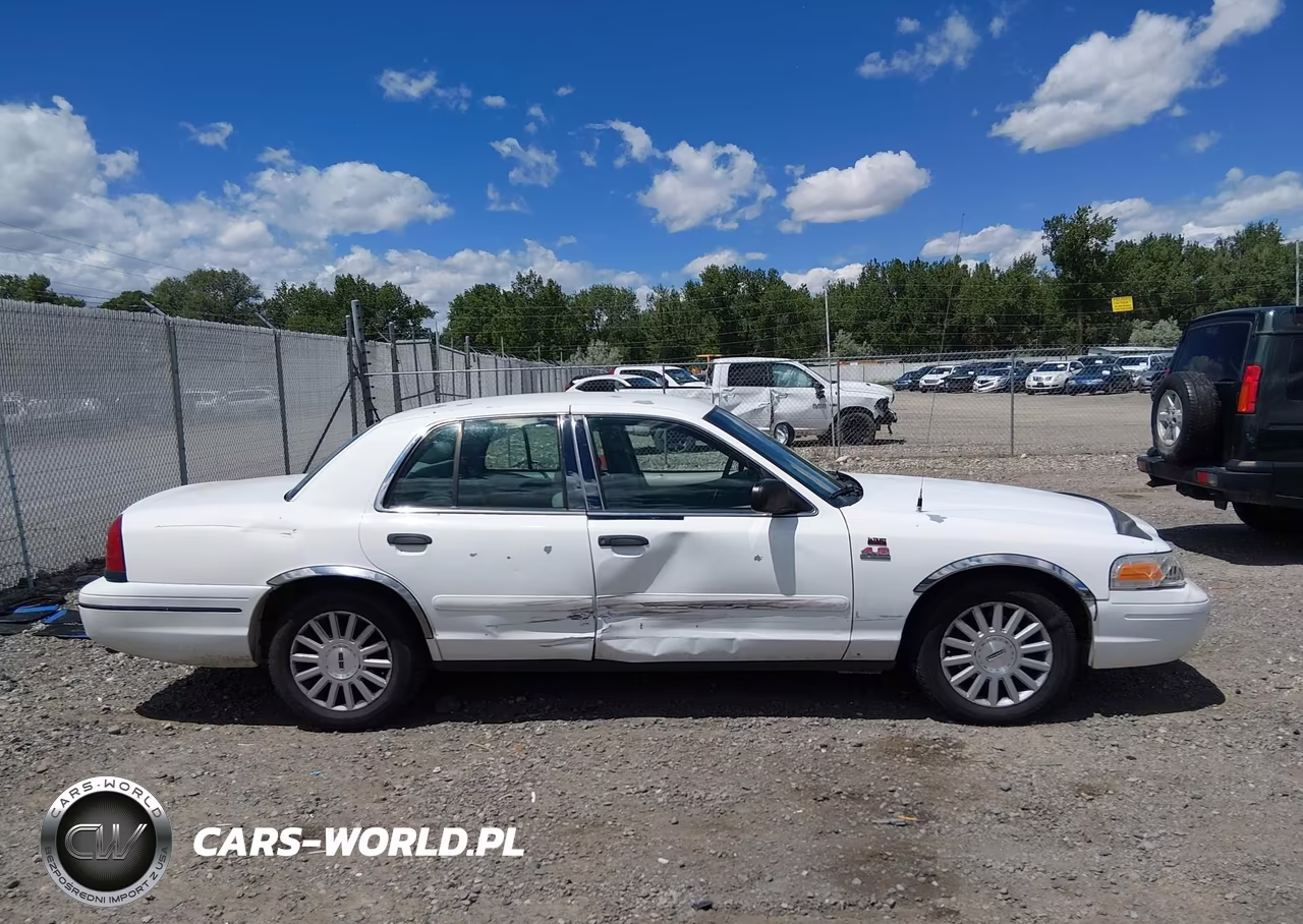 2000 Ford Crown Victoria Police Interceptor VIN:2FAFP71W4YX136474 - 13