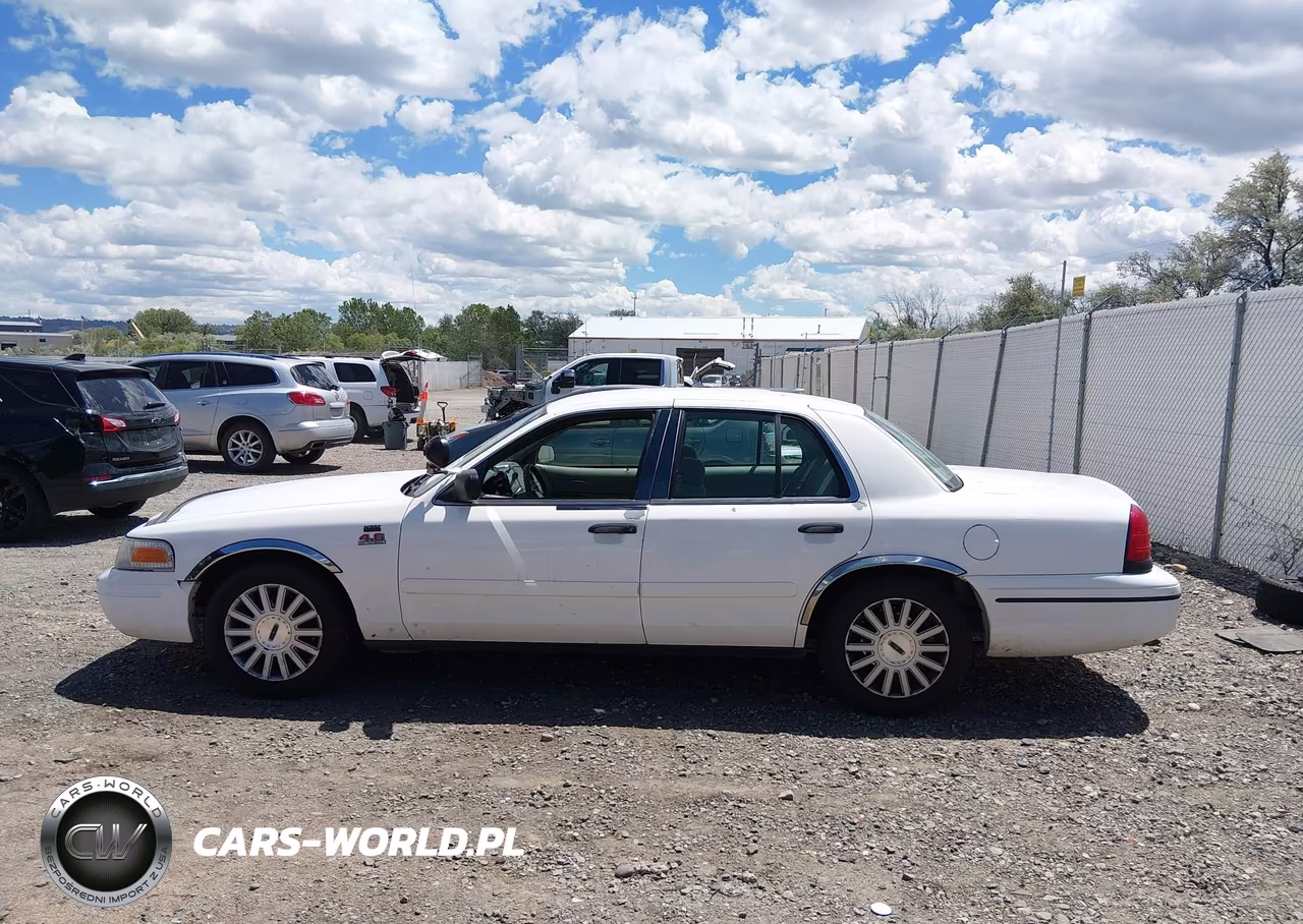 2000 Ford Crown Victoria Police Interceptor VIN:2FAFP71W4YX136474 - 14
