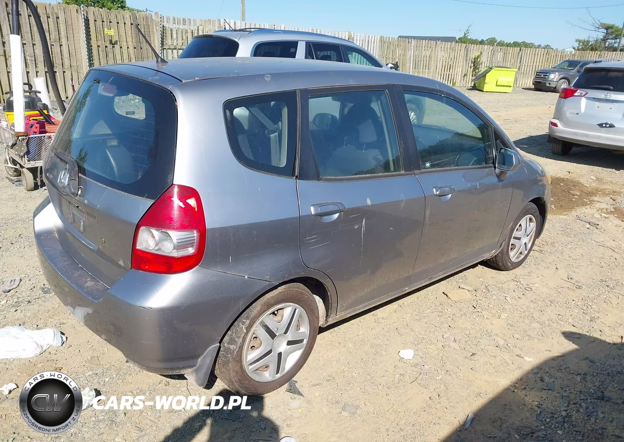 2008 Honda Fit VIN:JHMGD384X8S069403 - 4