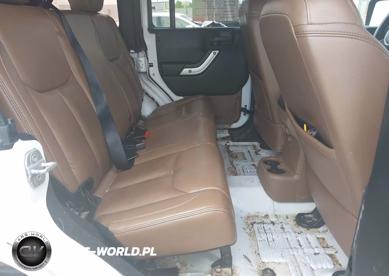 2013 Jeep Wrangler Unlimited Rubicon VIN:1C4BJWFGXDL638239 - 8