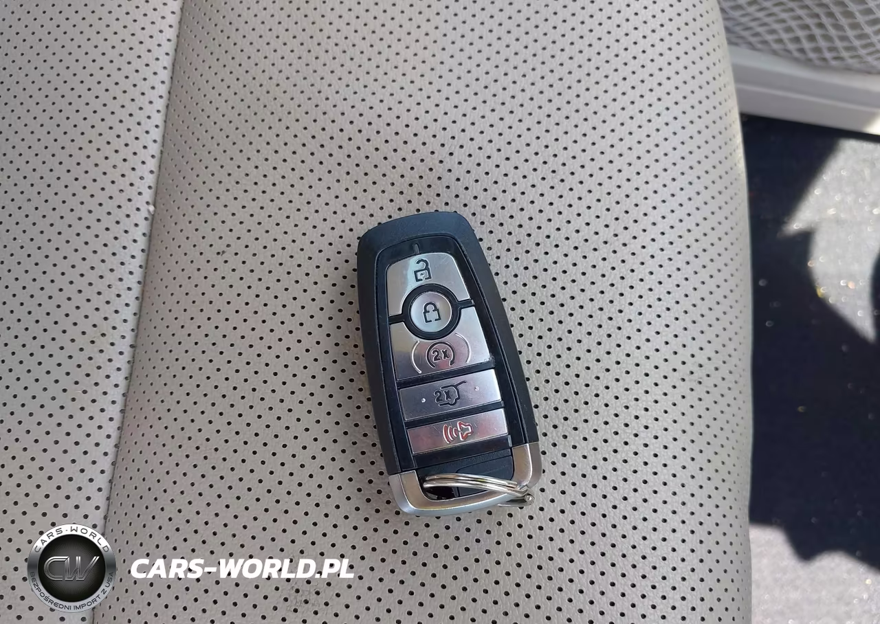 2020 Ford Escape Sel VIN:1FMCU9H97LUC33309 - 11