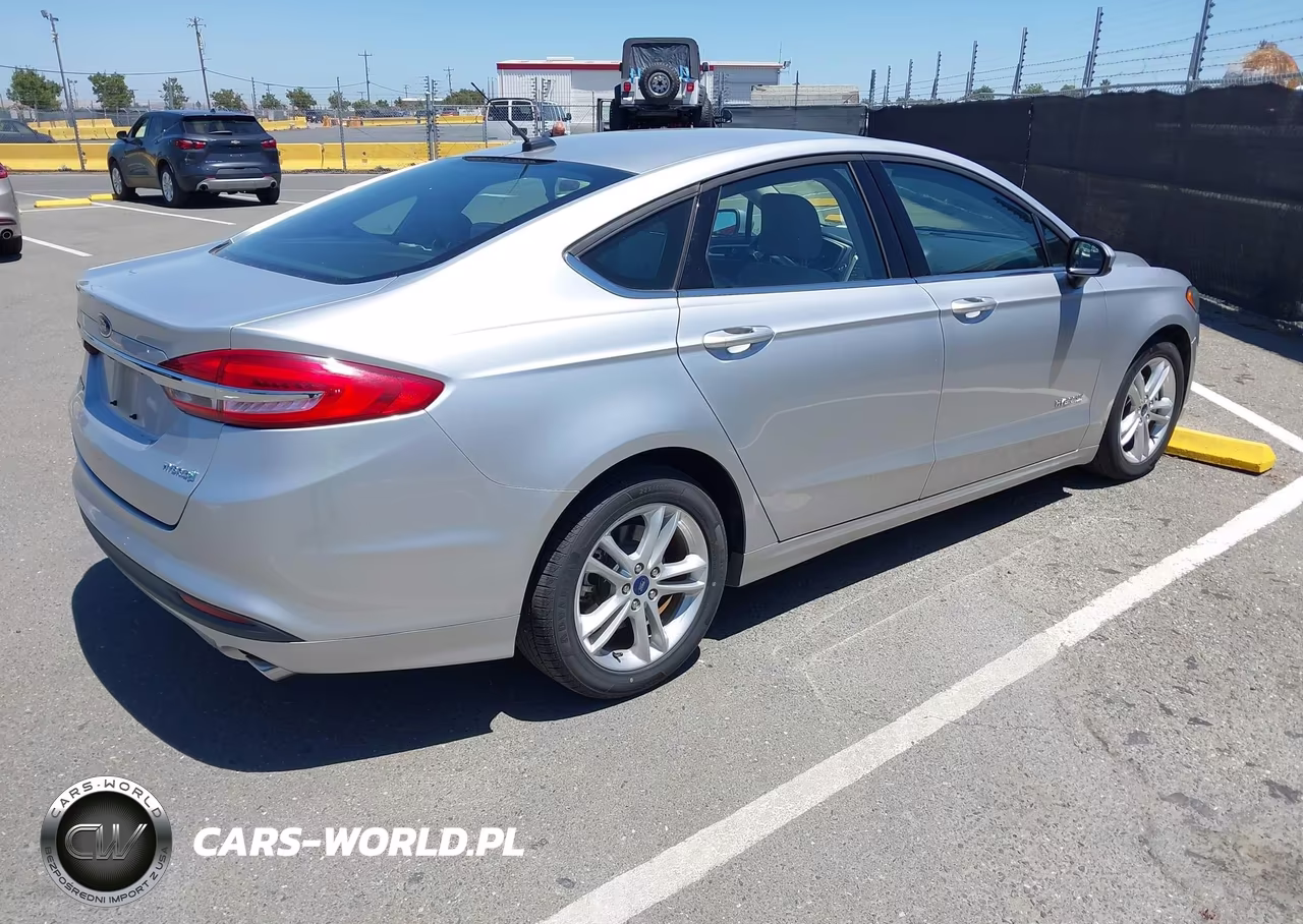 2018 Ford Fusion Hybrid S VIN:3FA6P0UU0JR243592 - 4