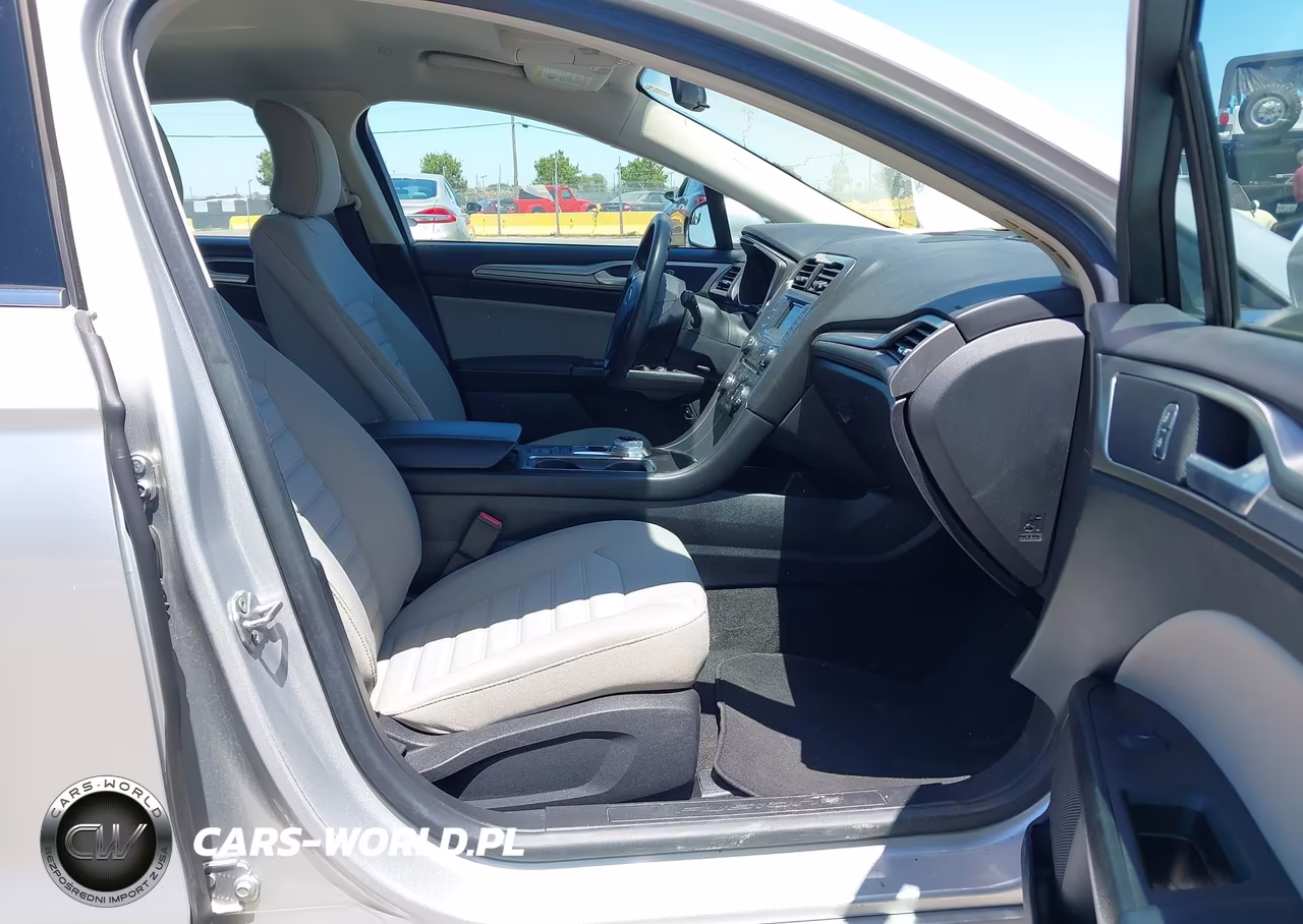 2018 Ford Fusion Hybrid S VIN:3FA6P0UU0JR243592 - 5