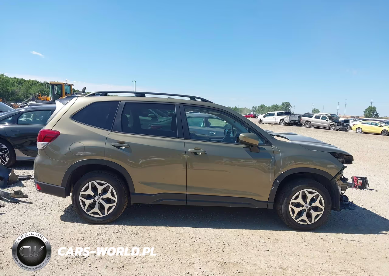 2024 Subaru Forester Premium VIN:JF2SKADC2RH411865 - 14