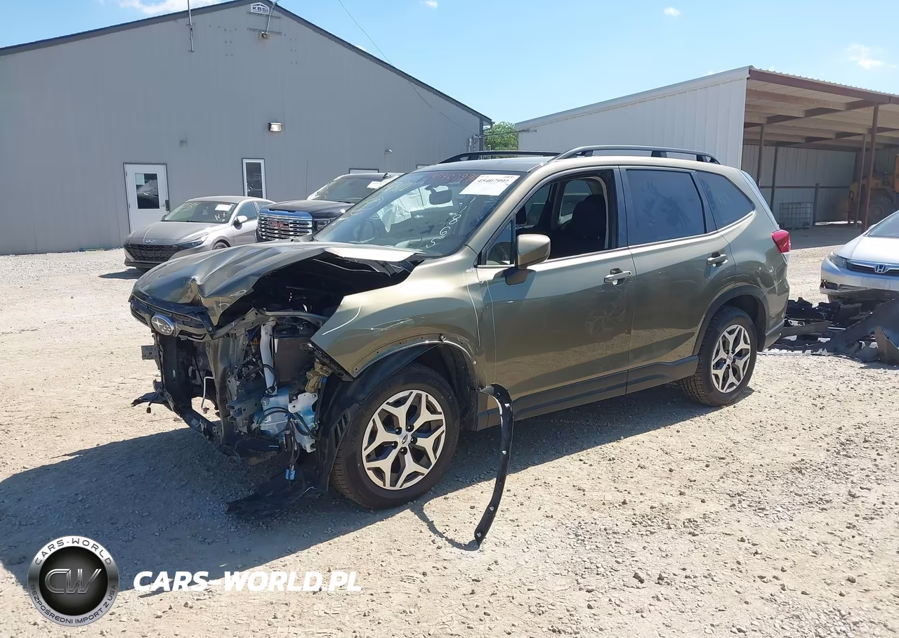 2024 Subaru Forester Premium VIN:JF2SKADC2RH411865 - 2