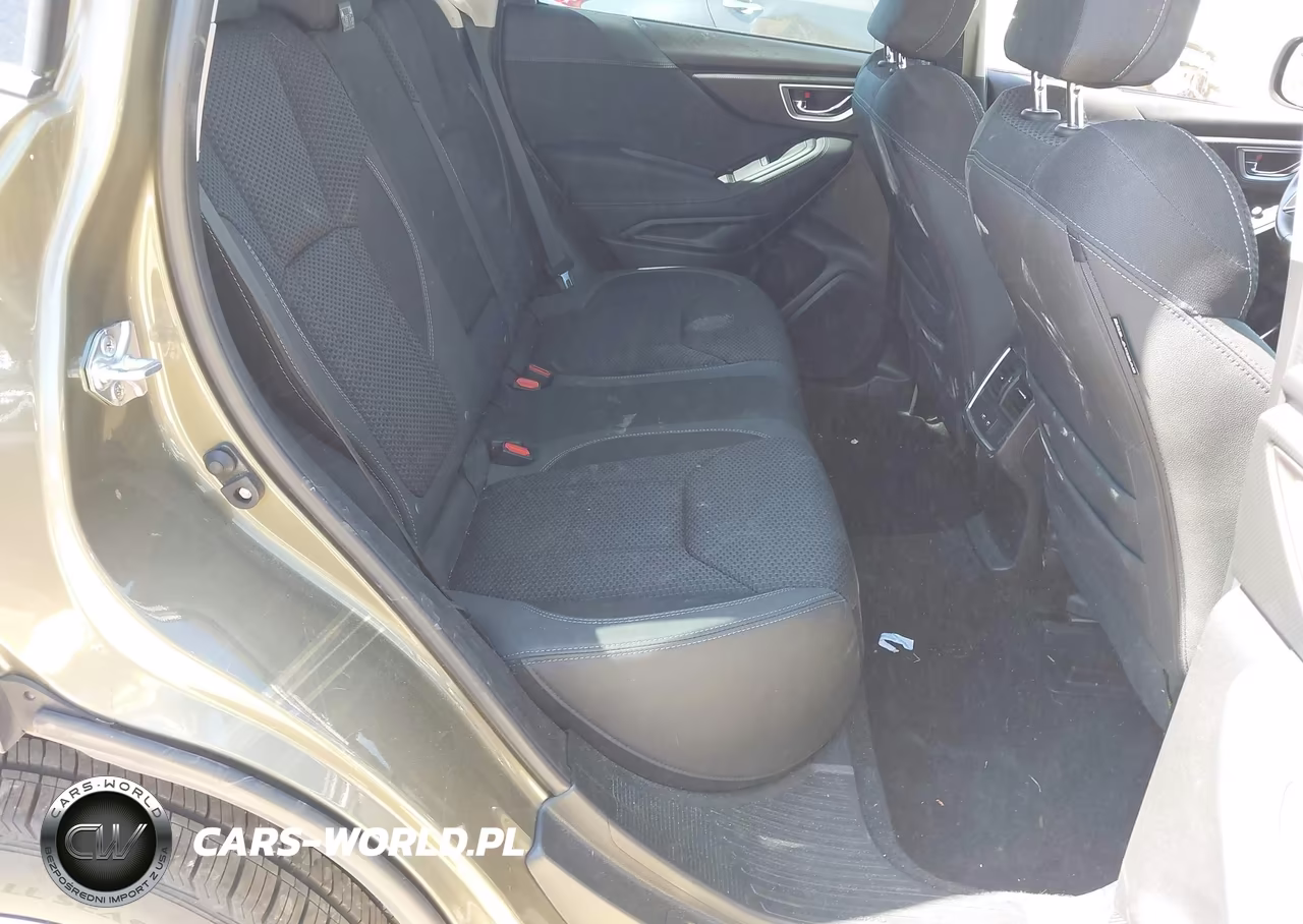 2024 Subaru Forester Premium VIN:JF2SKADC2RH411865 - 8