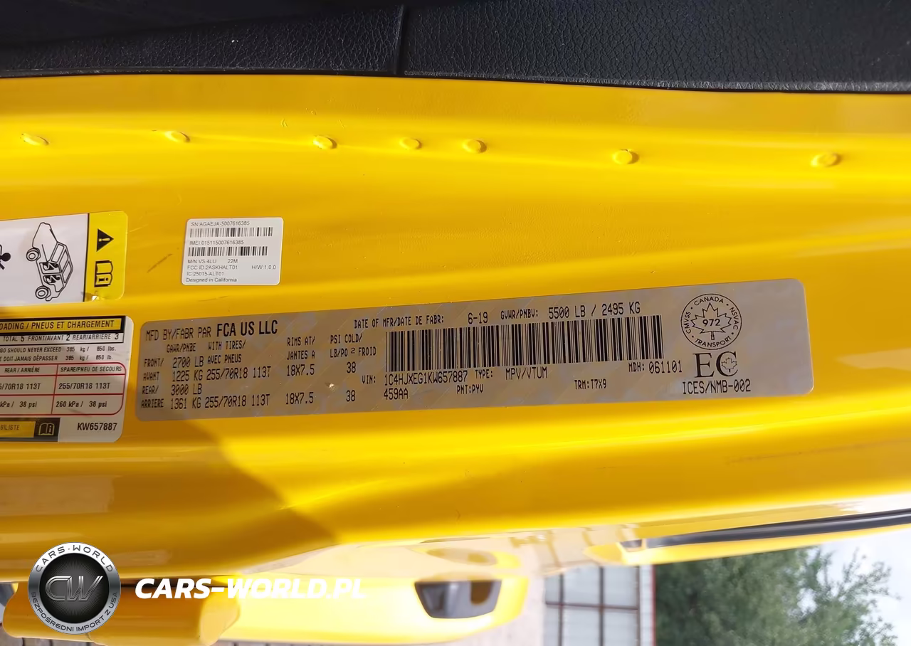 2019 Jeep Wrangler Unlimited Sahara VIN:1C4HJXEG1KW657887 - 9