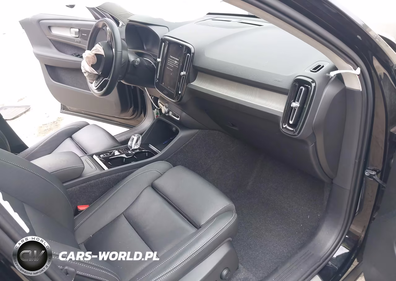 2025 Volvo Xc40 B5 Plus Dark Theme VIN:YV4L12UCXS2517336 - 5