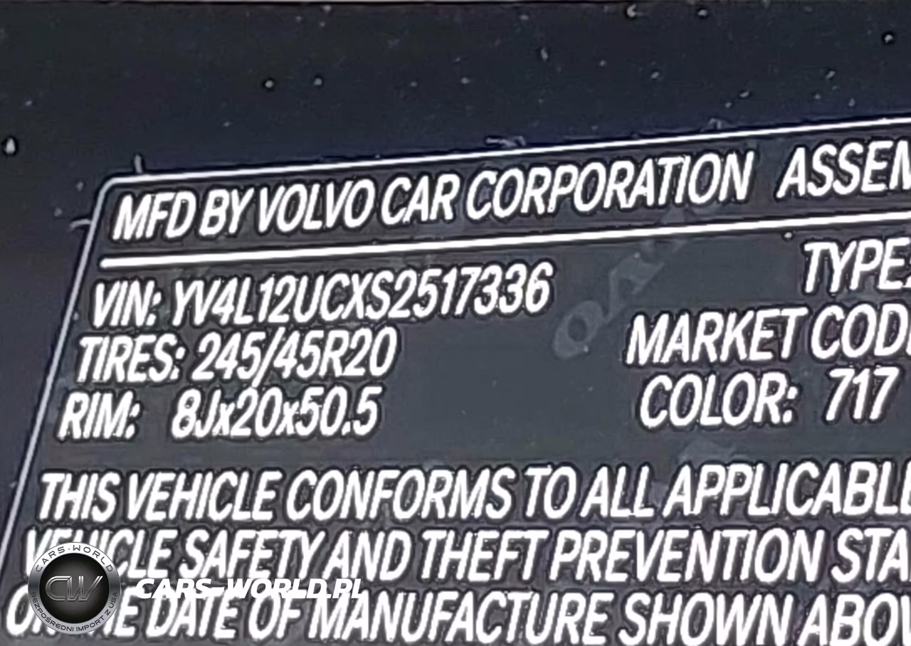 2025 Volvo Xc40 B5 Plus Dark Theme VIN:YV4L12UCXS2517336 - 9